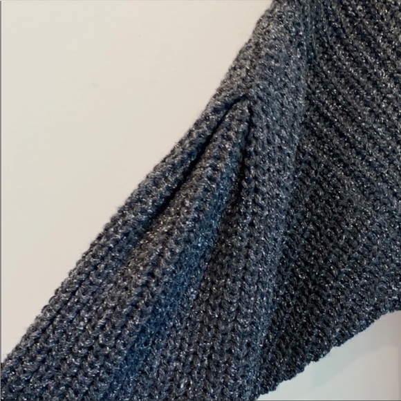 Madewell Chunky Cropped V Neck Sweater - Picture 3 of 4